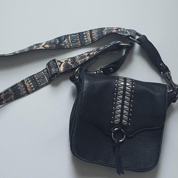 Sakroots Handbags - Sakroots' Artist Circle Crossbody bag